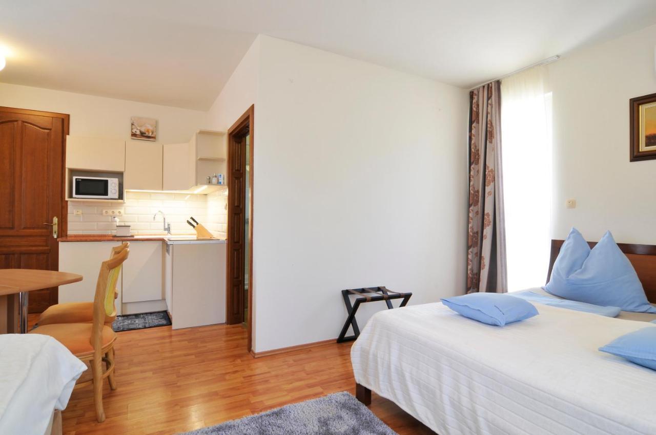 Farkas Apartman Siófok Exteriör bild