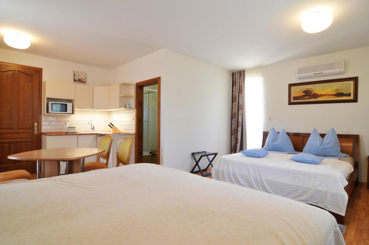 Farkas Apartman Siófok Exteriör bild