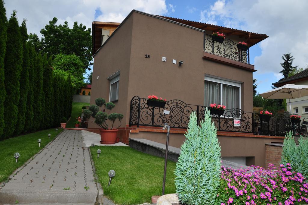 Farkas Apartman Siófok Exteriör bild
